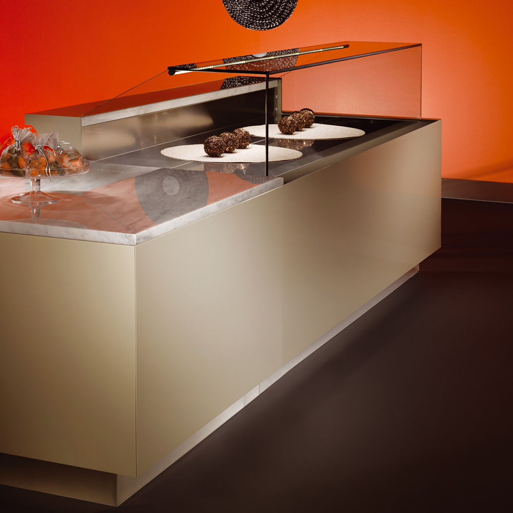 Vitrina neutra Jordao Lucis - 1,35 m - 4