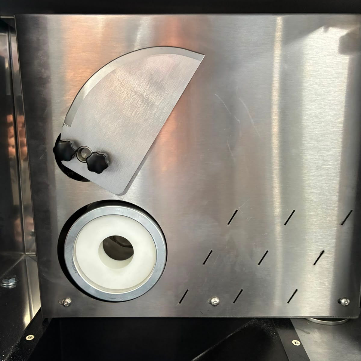 Masina de portionat aluat profesionala, capacitate: 400 kg/h, productivitate: 800-1200 buc/h - 2
