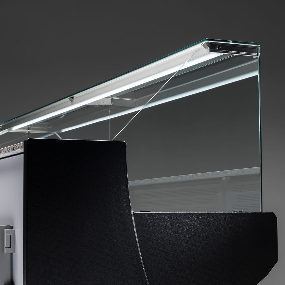 Vitrina frigorifica pentru carne, mezeluri, lactate, motor interior 300*91*130 cm - 1