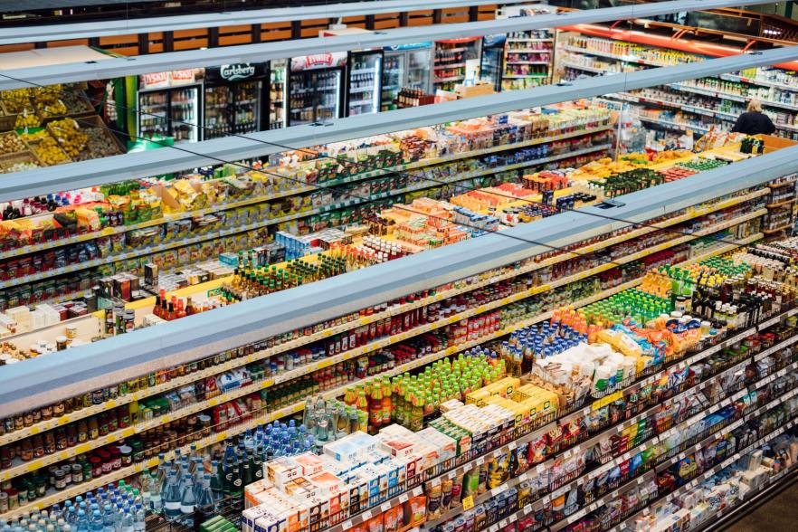 Vitrină frigorifică pentru HoReCa: tipuri, temperaturi și cum alegi corect